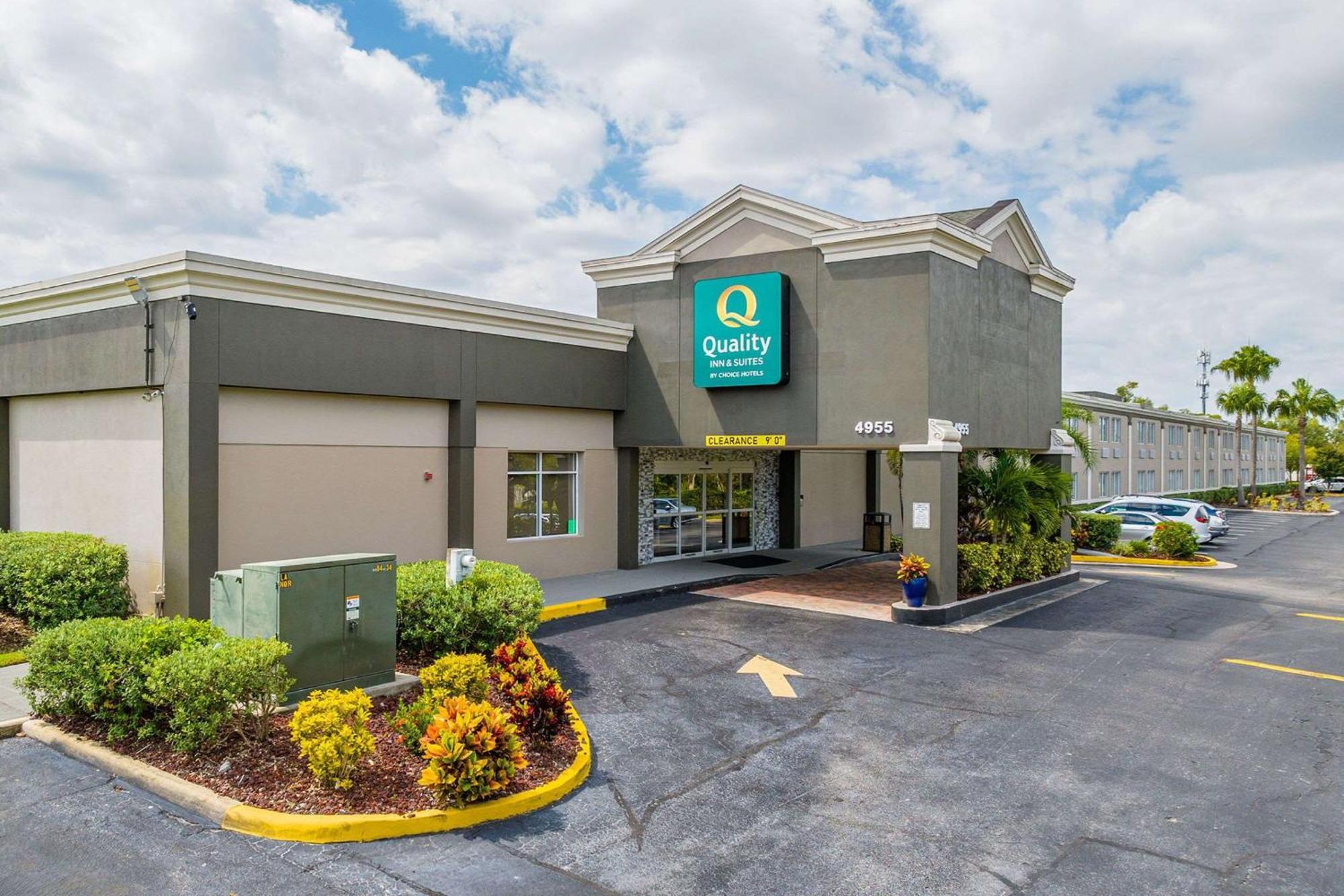 Quality Inn & Suites Tampa-Ybor City Exterior photo