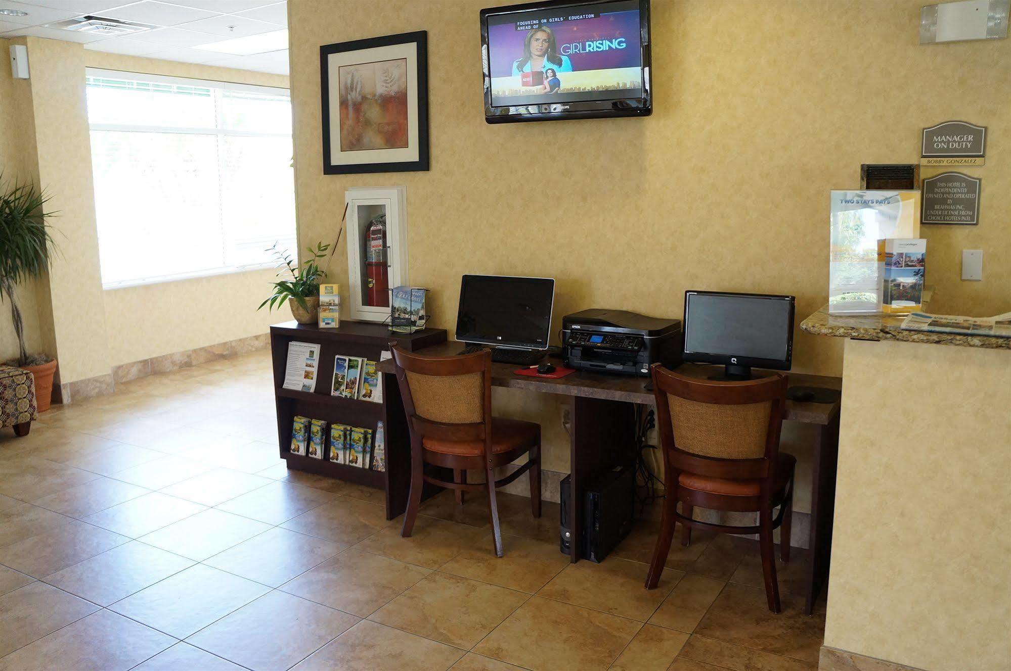 Quality Inn & Suites Tampa-Ybor City Exterior photo